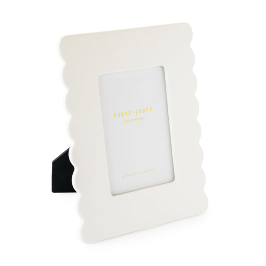 white scallop frame angled